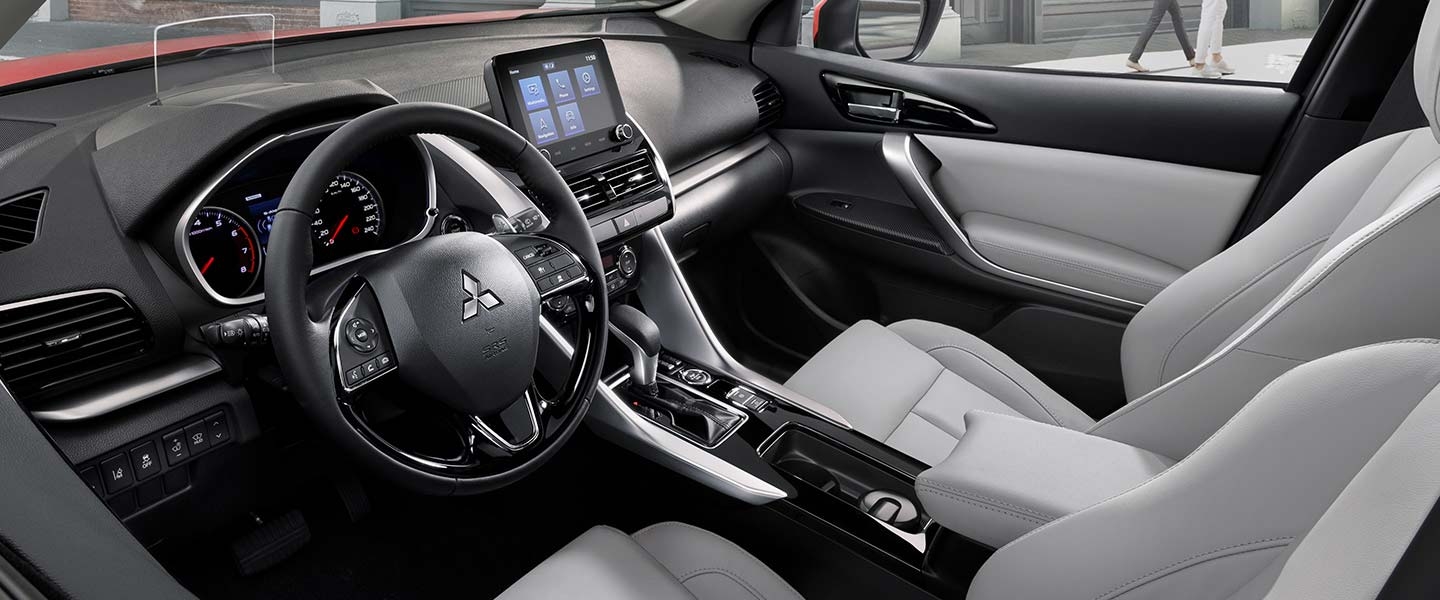 Technologies embarquées à l'intérieur du Mitsubishi Eclipse Cross 2026.